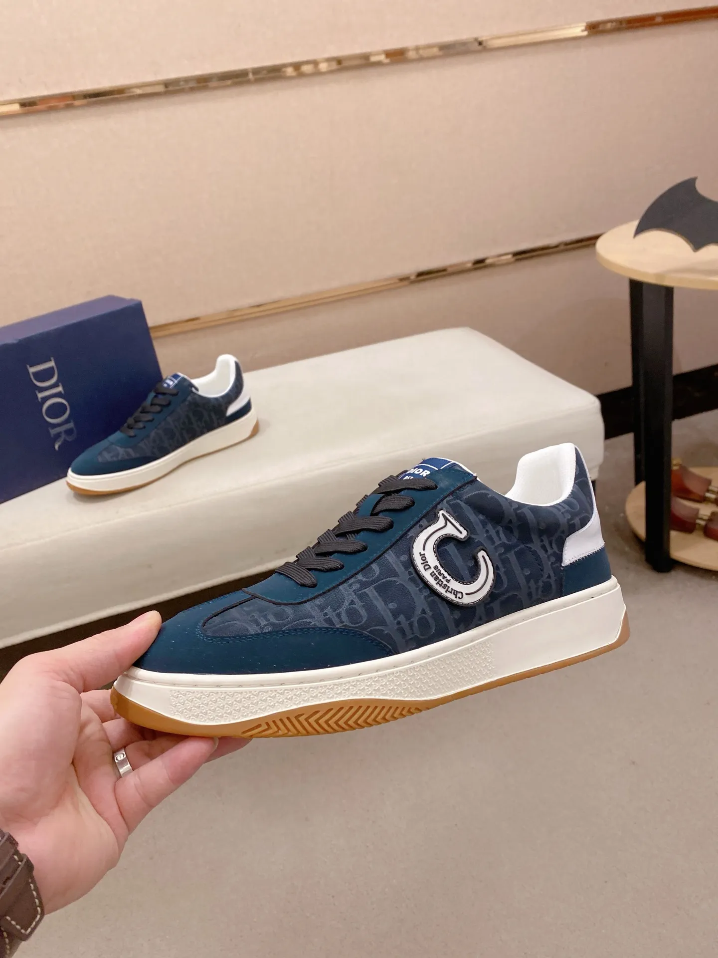 Men's shoes 💰: 400💰 [Dior·Dior] New casual sports style men's shoes, new spring and summer design, perfect workmanship, lace-up lazy style to create wardrobe quality, upper: imported cowhide, sheepskin lining is soft and comfortable, ultra-light TPU wear-resistant outsole, simple, versatile fashion men's shoes, excellent color code number 38--44. (Can be customized for 45 non-refundable)